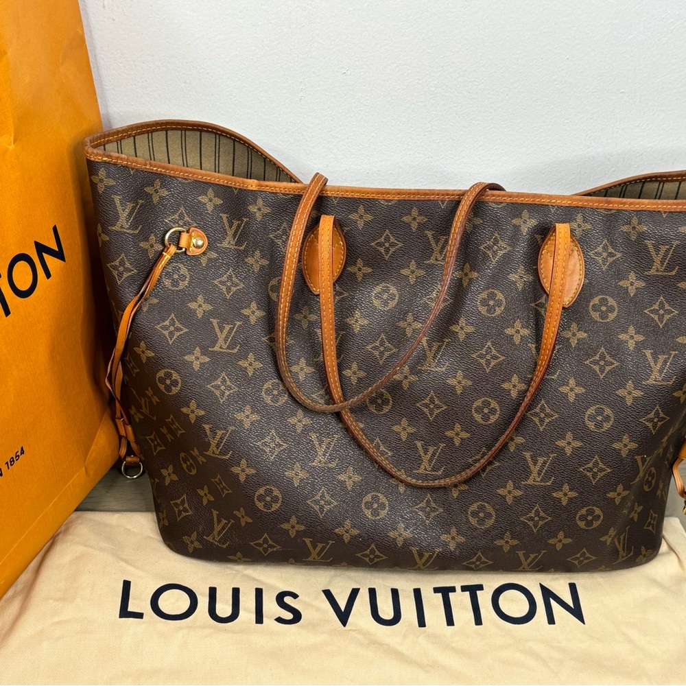 Louis Vuitton Neverfull GM Tote - Picture 3 of 16
